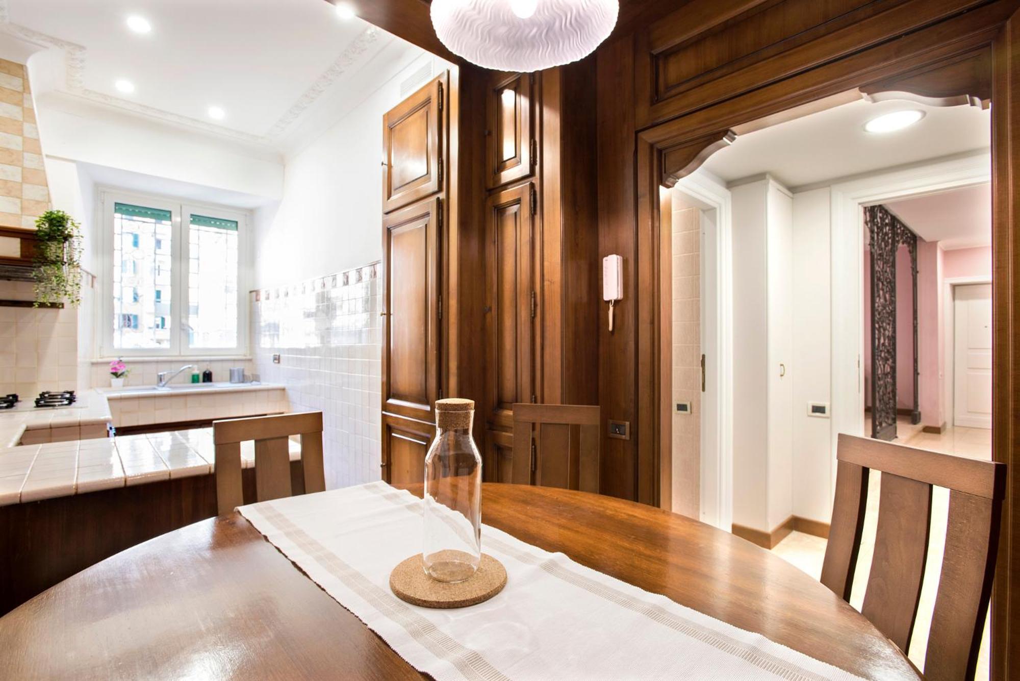 Appia Luxe - A Poche Fermate Del Centro Apartment Рим Екстериор снимка