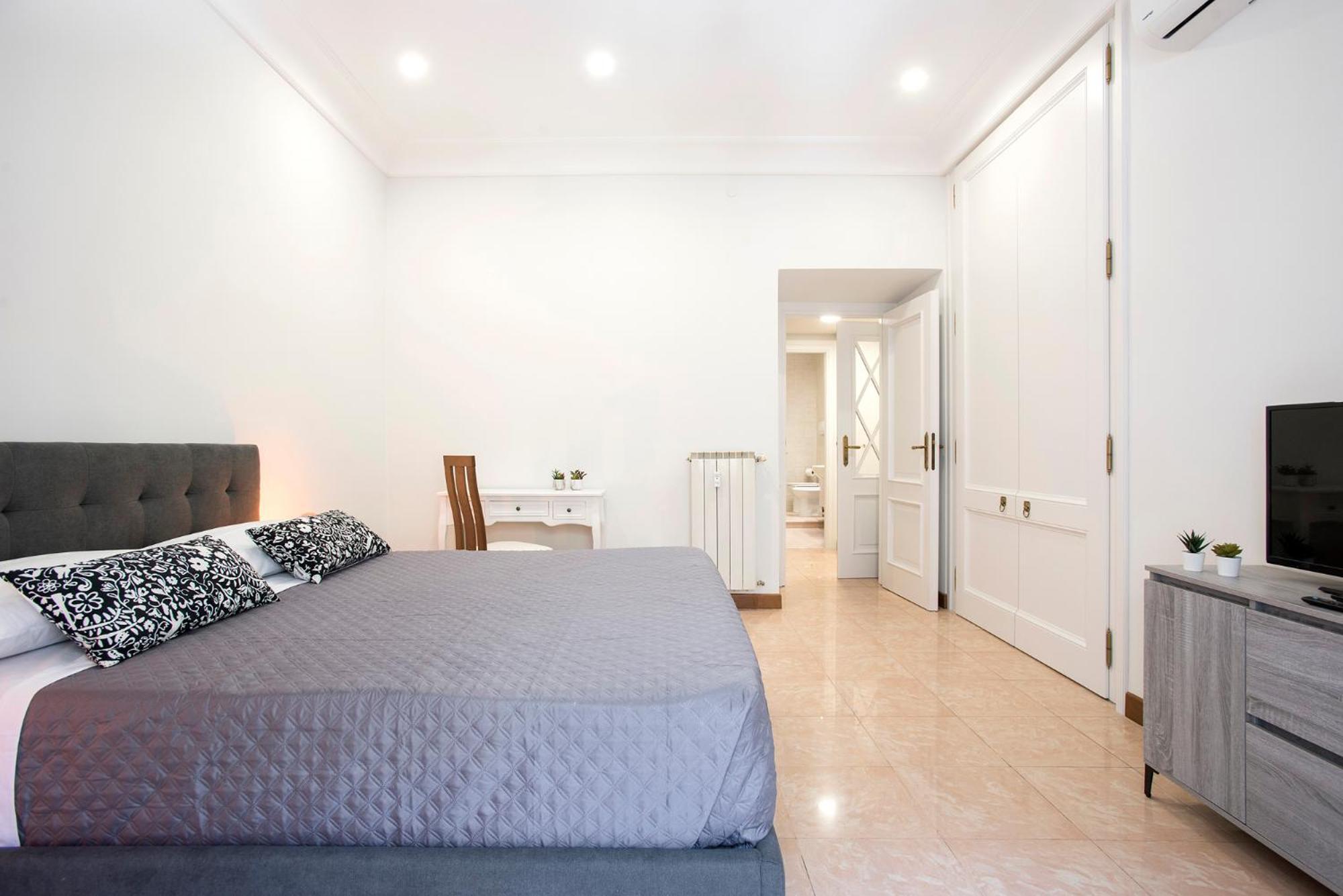 Appia Luxe - A Poche Fermate Del Centro Apartment Рим Екстериор снимка